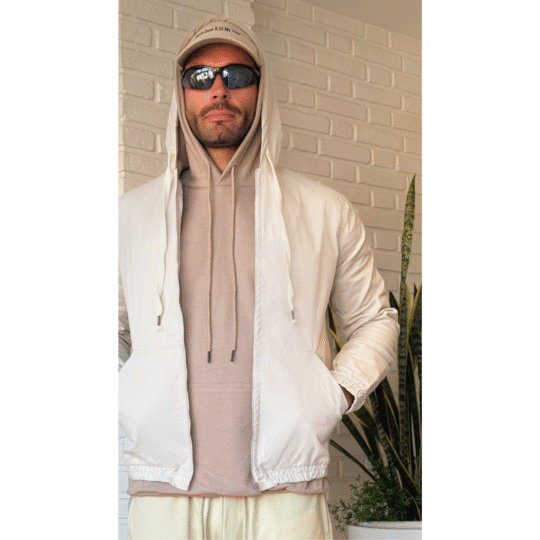 Campera con capucha clásica