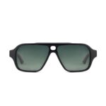 ANTEOJO DE SOL RUSTY YEAH C2 POL FRENTE. ARMAZON ACETATO BIO BASED. PATILLAS DE ACETATO. LENTES POLARIZADAS. MODELO DE COLOR NEGRO TERMINACION BRILLO CON LENTES COLOR VERDE OSCURO DEGRADÉ