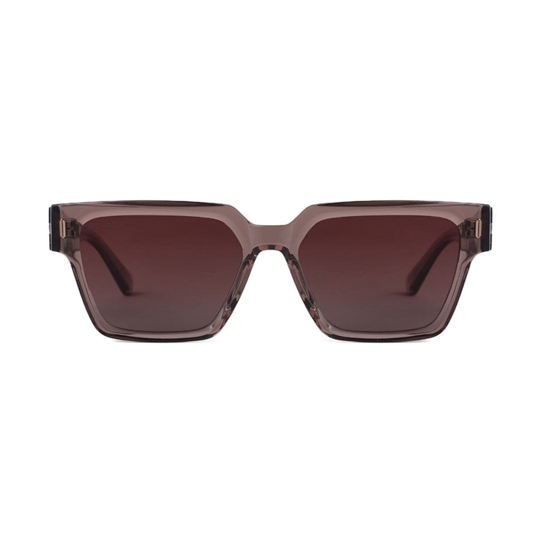 ANTEOJO DE SOL RUSTY ABOP C1 FRENTE ANTEOJO DE SOL RUSTY ABOP C1 FRENTE. ARMAZON DE ACETATO BIO BASED. PATILLAS DE ACETATO. LENTES POLARIZADAS. MODELO DE COLOR ROSA TRANSLUCIDO. LENTES COLOR MARRON ROSADO DEGRADE