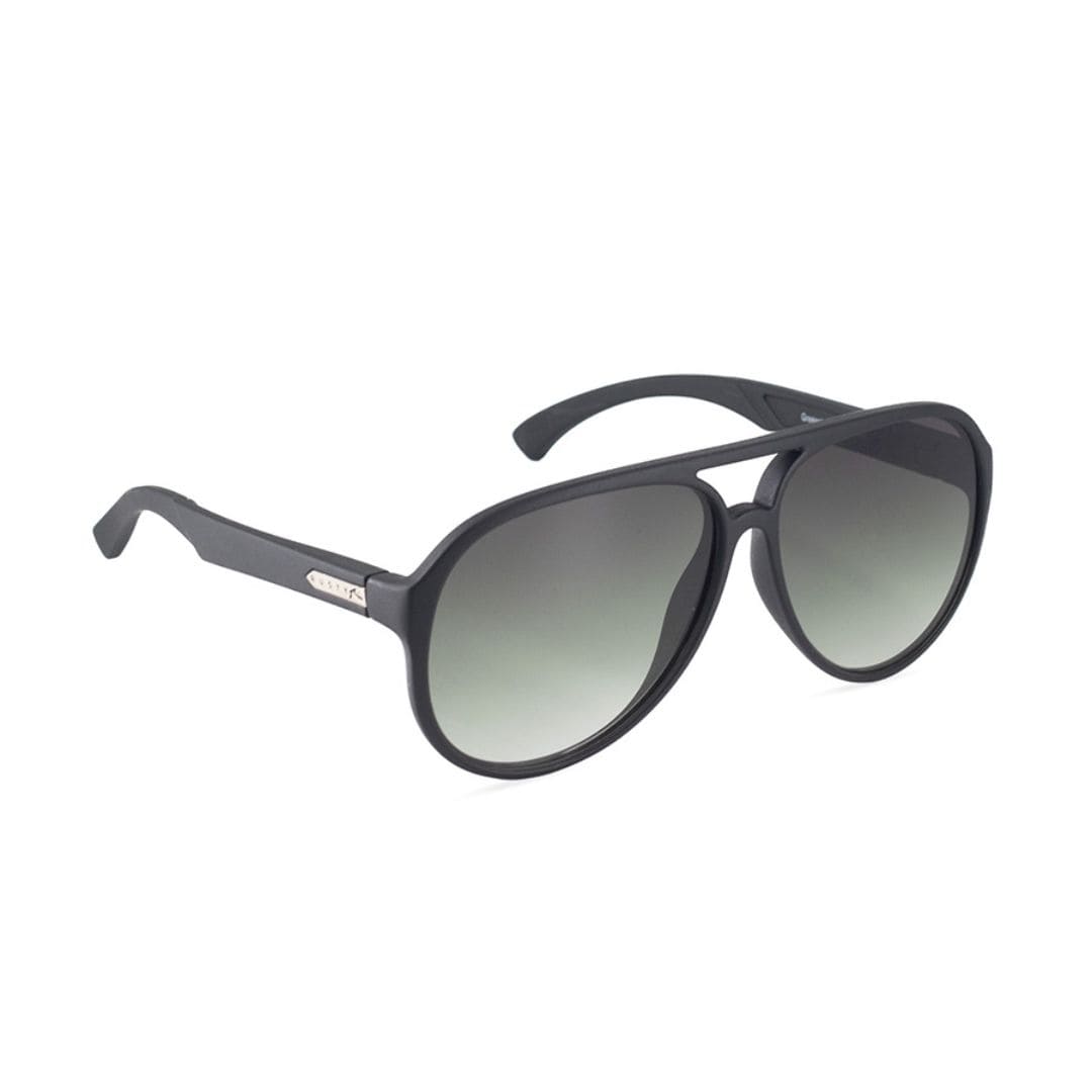 ANTEOJO DE SOL RUSTY GRESENT MBLK GS16 PERFIL ANTEOJO DE SOL RUSTY GRESENT D OLIVE GS9 FRENTE. ARMAZON Y PATILLAS G-FLEX. CON LENTES 100% UVA Y UVB. MODELO DE COLOR NEGRO MATE CON LENTES VERDE DEGRADÉ