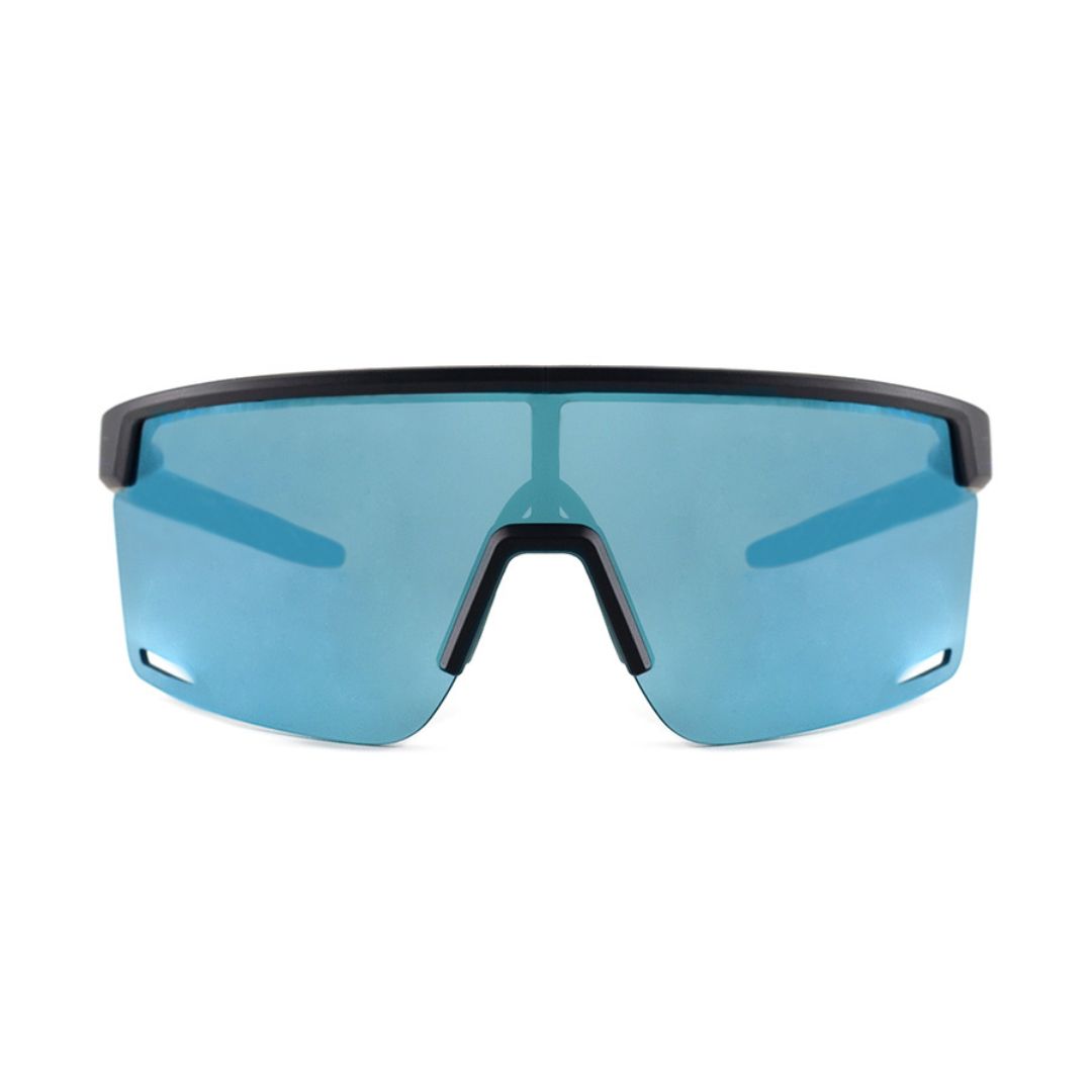 ANTEOJO DE SOL RUSTY DRIFT MBLK_REVO ICY BLUE_frente ANTEOJO DE SOL RUSTY DRIFT MBLK_REVO ICY BLUE_frente. ARMAZON DE G-FLEX CON PLACAS DE POLICARBONATO. MODELO COLOR NEGRO MATE CON LENTES COLOR ESPEJADAS CELESTE