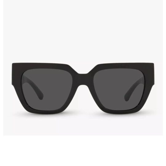 Anteojo de sol versace 4409 GB1 87 frente. Modelo de acetato color negro con lentes color gris compacto