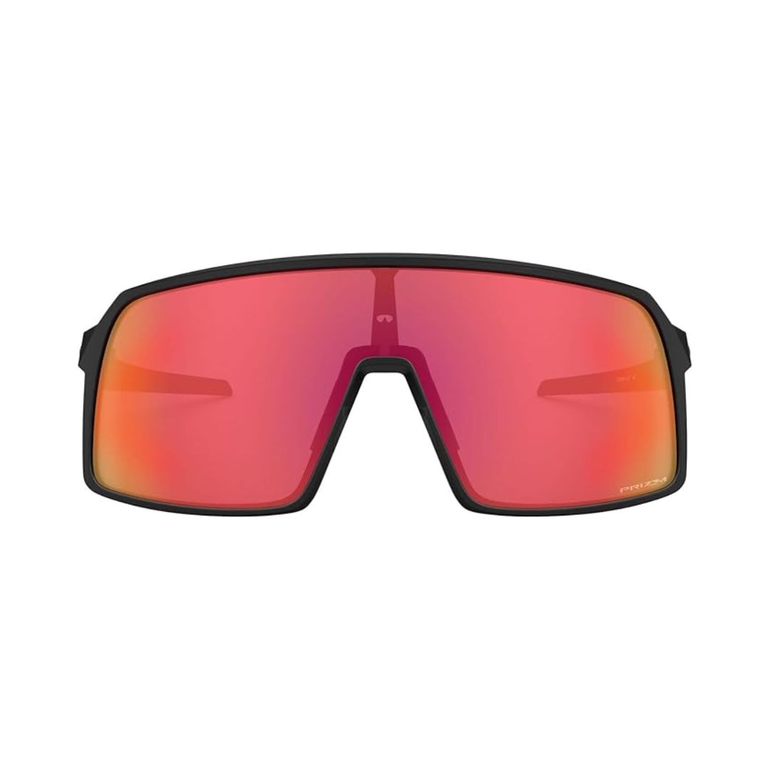 Oakley SUTRO 0OO9406 940611. Apoya a tu equipo favorito: Representa a tu equipo favorito con esta edición especial Flak 2.0 XL, con tecnología de lente Prizm, grabado oficial del logotipo del equipo y detalles de color del equipo en todas partes. Material de la lente de plutonita: utiliza material de lente de plutonita Oakley que ofrece 100% protección UV con comodidad superior, claridad y protección contra impactos y radiación ultravioleta. TECNOLOGÍA DE LENTES PRIZM - La tecnología de lentes Prizm está diseñada para condiciones de luz brillante para hacer que el ambiente parezca más vibrante, pero natural, con detalles más ricos. MARCO O-MATTER - El marco O Matter resistente al estrés es ligero y duradero para la comodidad y la protección durante todo el día de cualquier entorno.